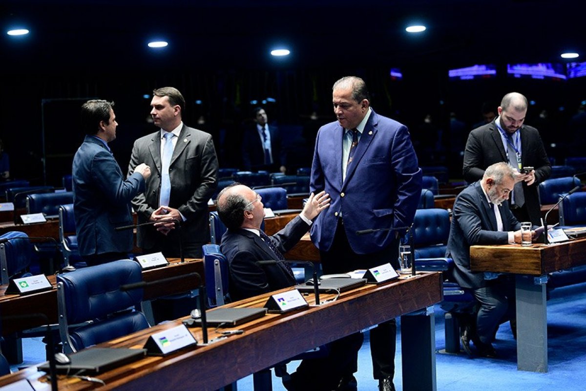 Senado aprova MP que cria empresa de navegação aérea