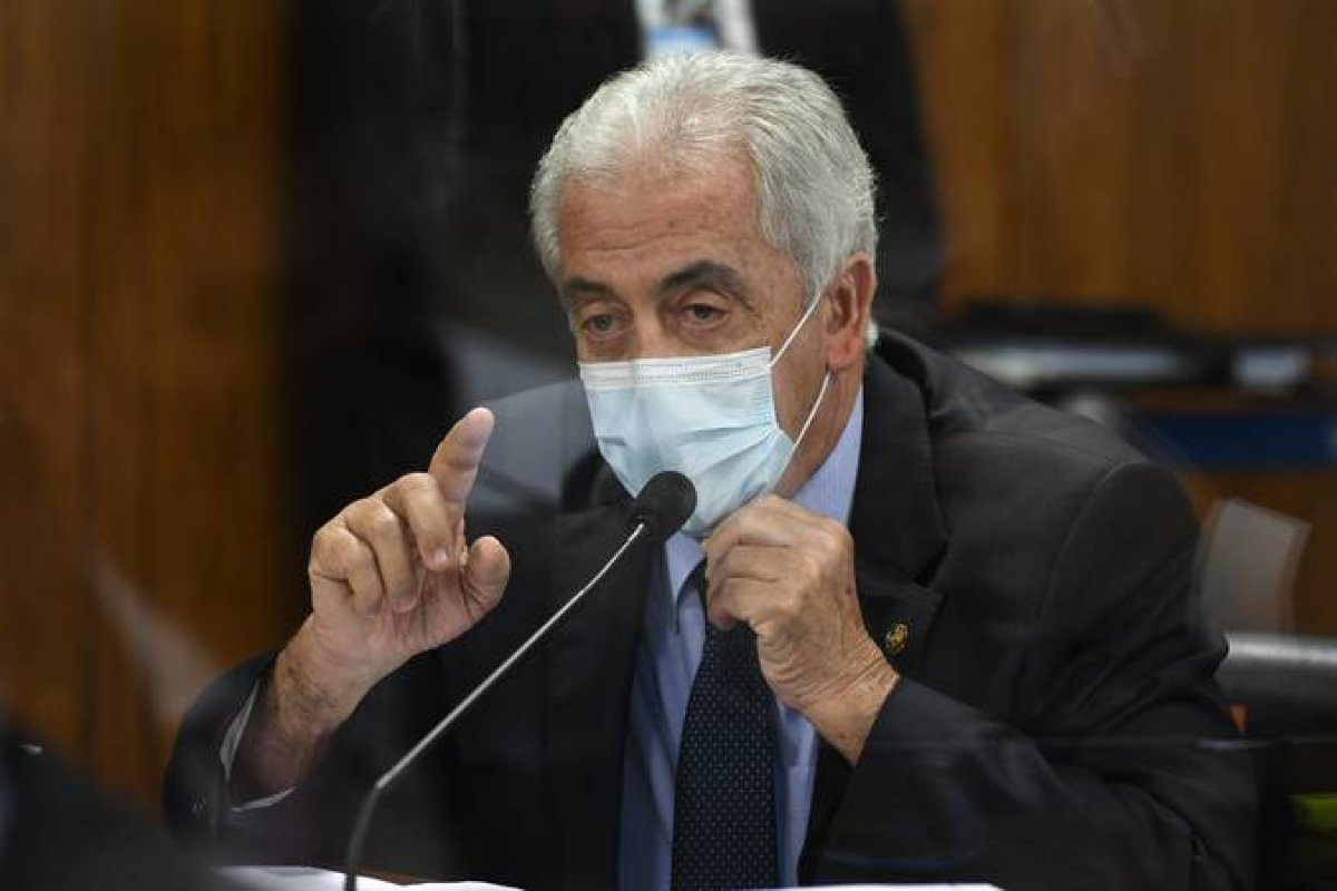 Otto Alencar diz que se Luciano Hang 'brincar' durante o depoimento 'vai se dar mal'