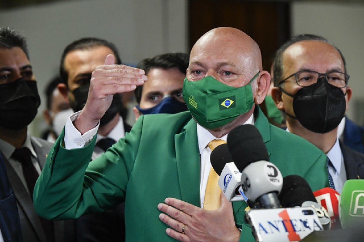 CPI da Covid: Hang se recusa a assinar compromisso de dizer a verdade 
