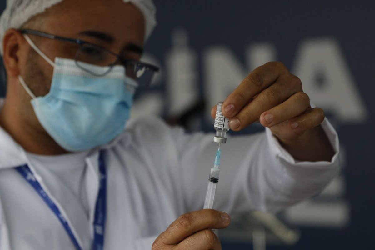 Atraso na 2ª dose da vacina contra a Covid-19 no Brasil está em 11%, afirma Fiocruz