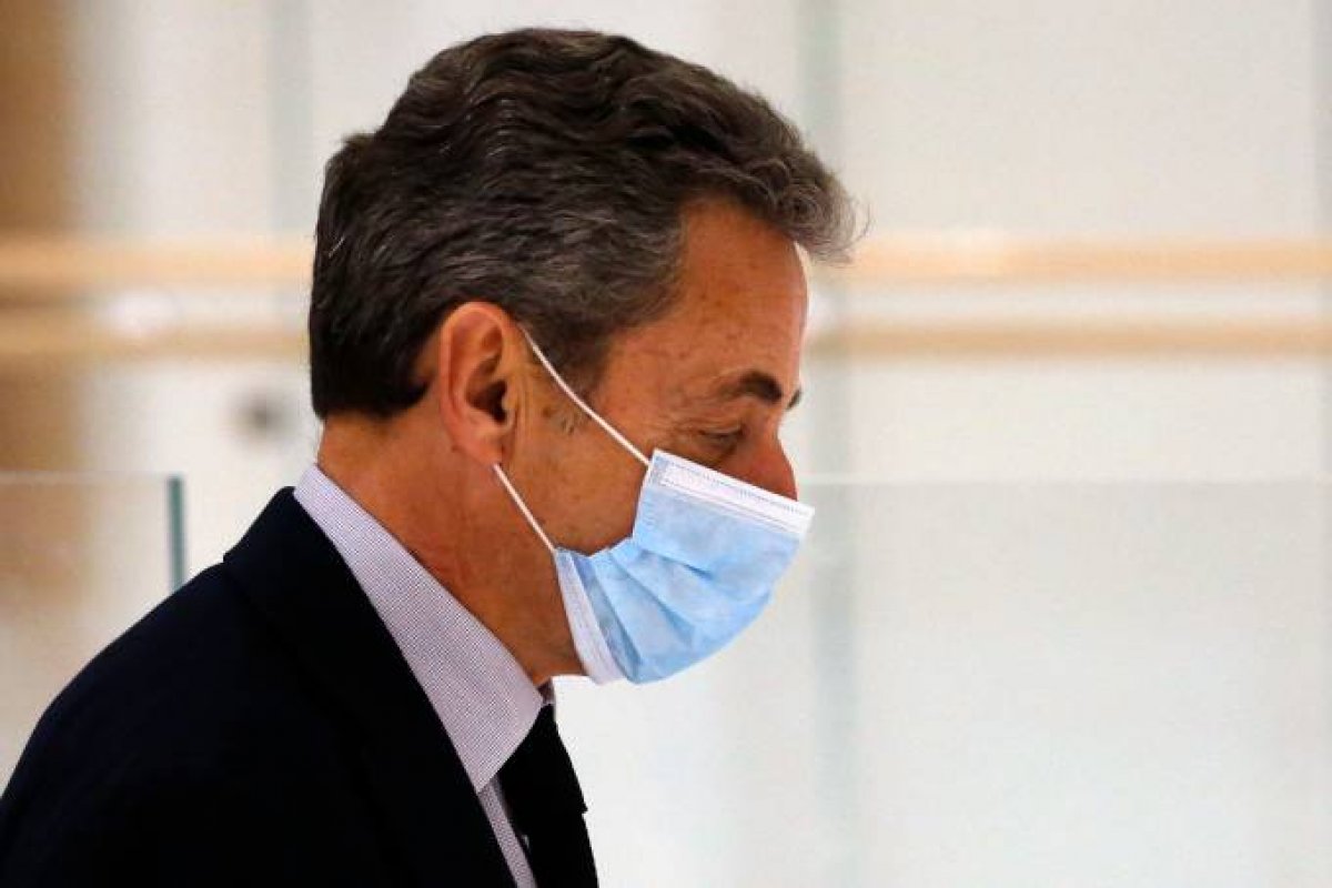 Justiça da França condena Nicolas  Sarkozy por financiamento ilegal de campanha