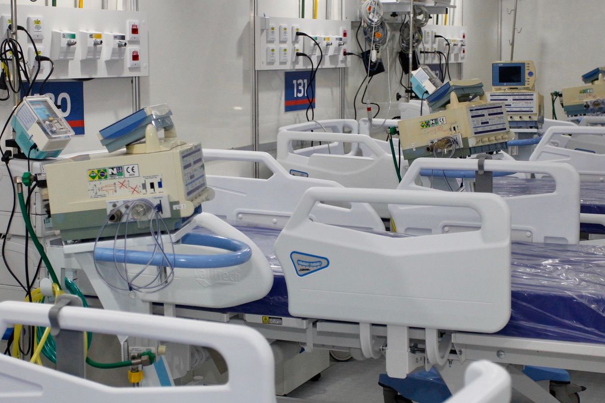Incêndio atinge UTI para pacientes com covid-19 e deixa 9 mortos na Romênia 