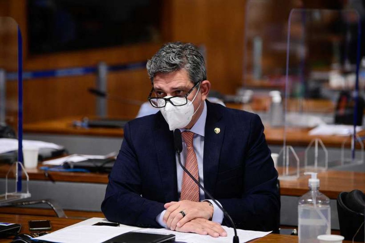 Conselho de Medicina rebate acusações de Rogério Carvalho na CPI da Pandemia 