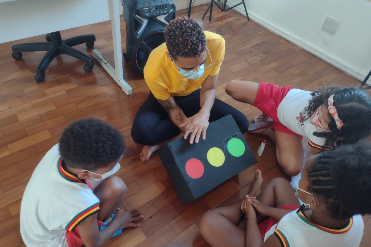 Escolinha de Salvador lança feira científica pautada em produções africanas