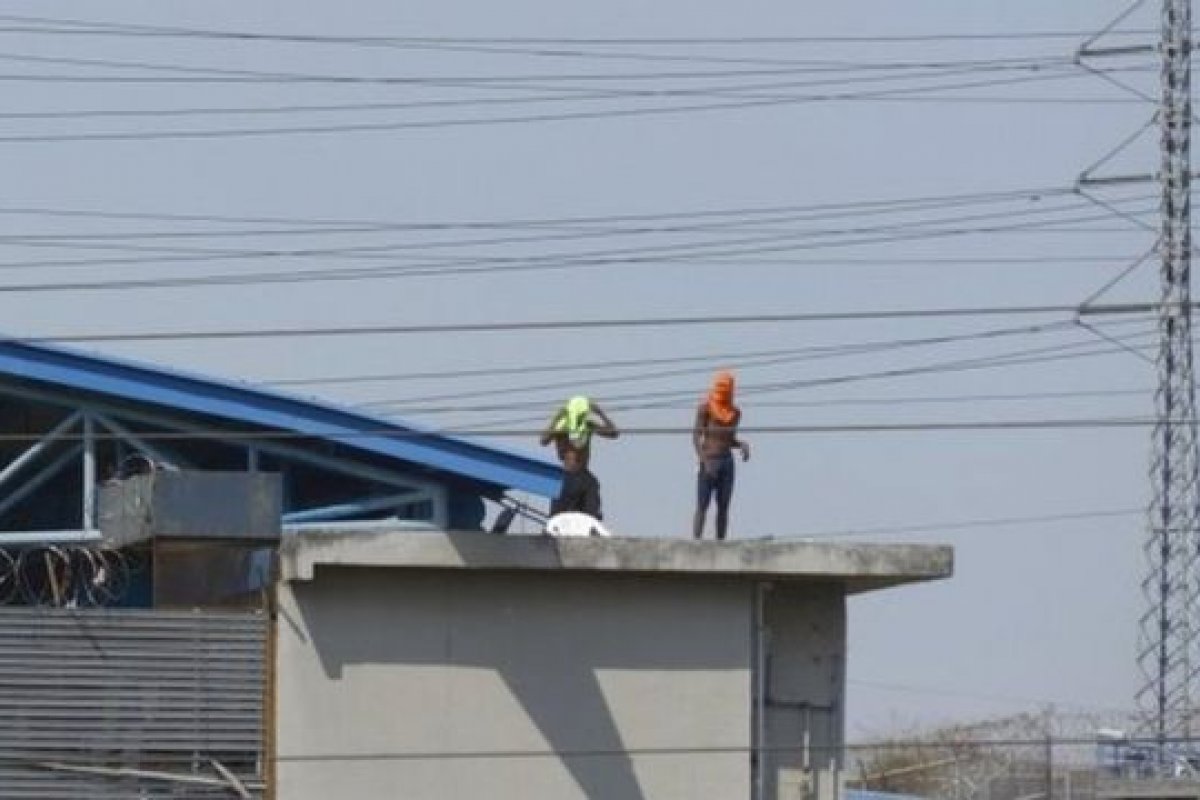 Equador pretende perdoar crimes de 2 mil presos após mortes em presídio