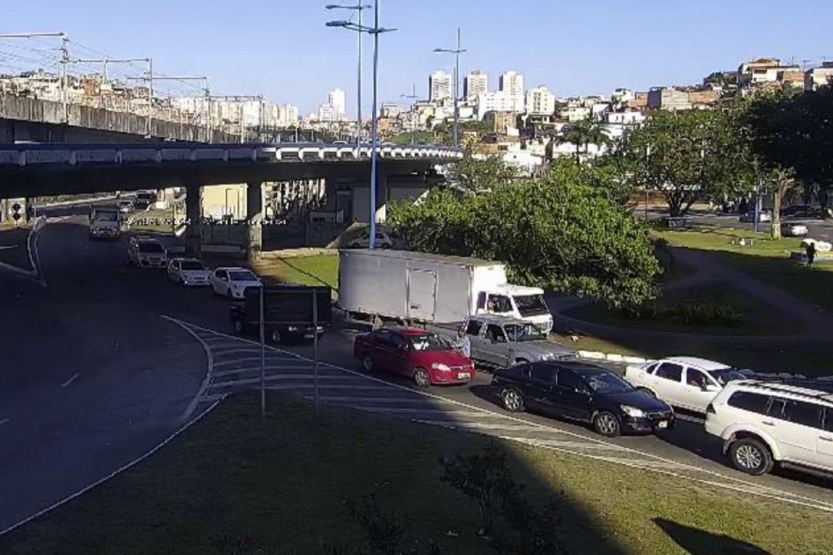 Boletim de trânsito: Saiba quais vias registram congestionamento nessa quinta-feira