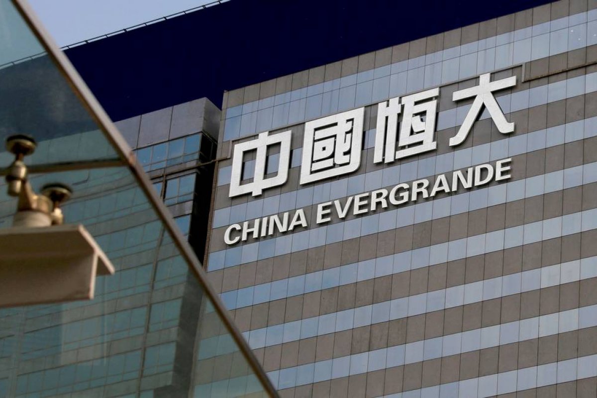 Crise da Evergrande: Bolsas asiáticas registram queda devido às preocupações com o setor imobiliário 
