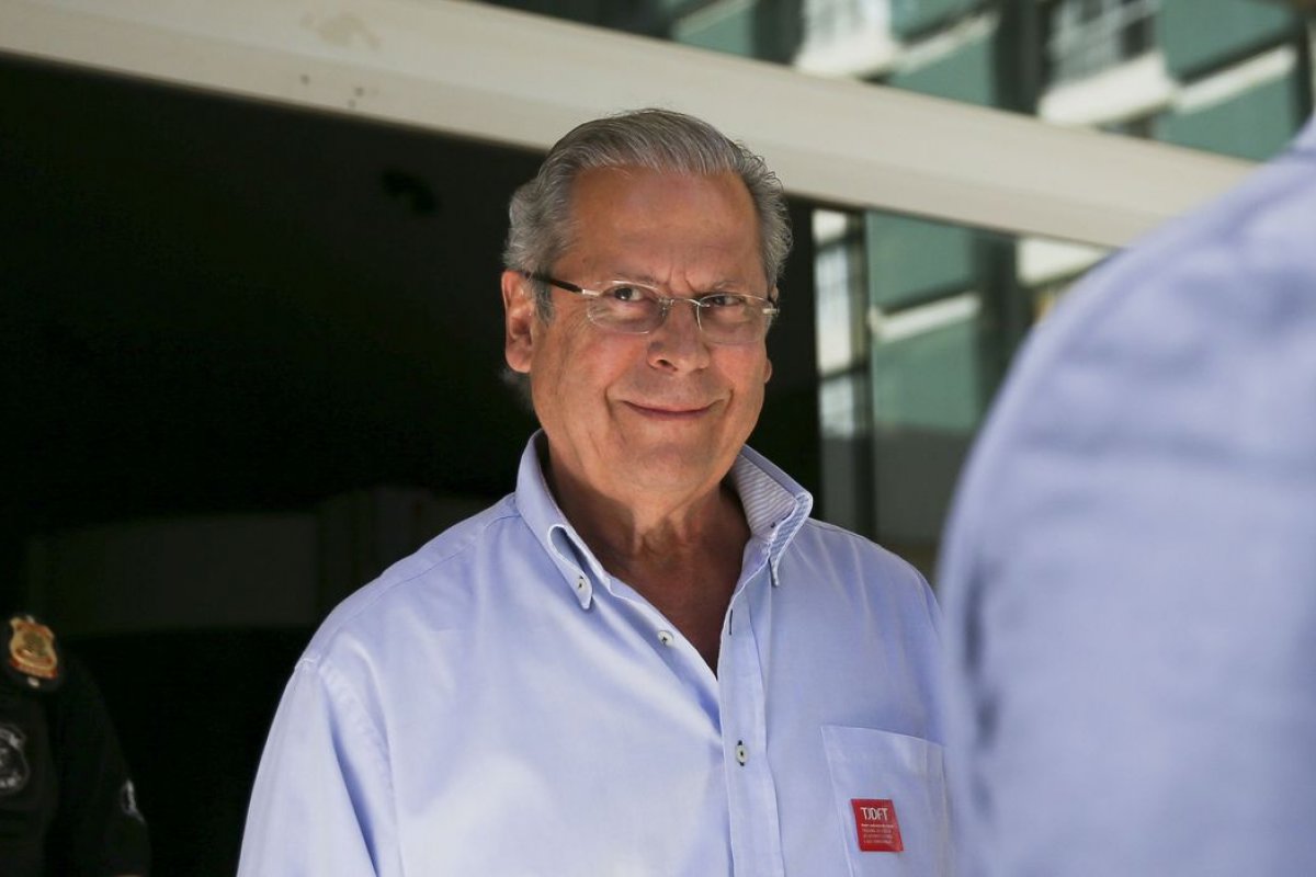 Justiça vai levar bens de José Dirceu a leilão; Ex-ministro deve 34 milhões ao Fisco