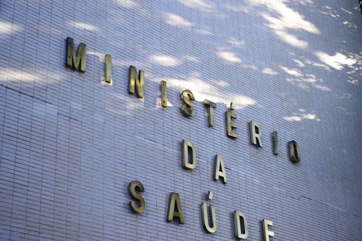TCU suspende compra da Saúde sob alegação de gasto desnecessário de R$ 160 milhões