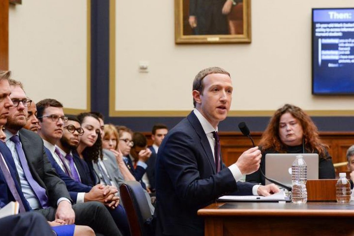 Senadores dos EUA querem ouvir Zuckerberg 