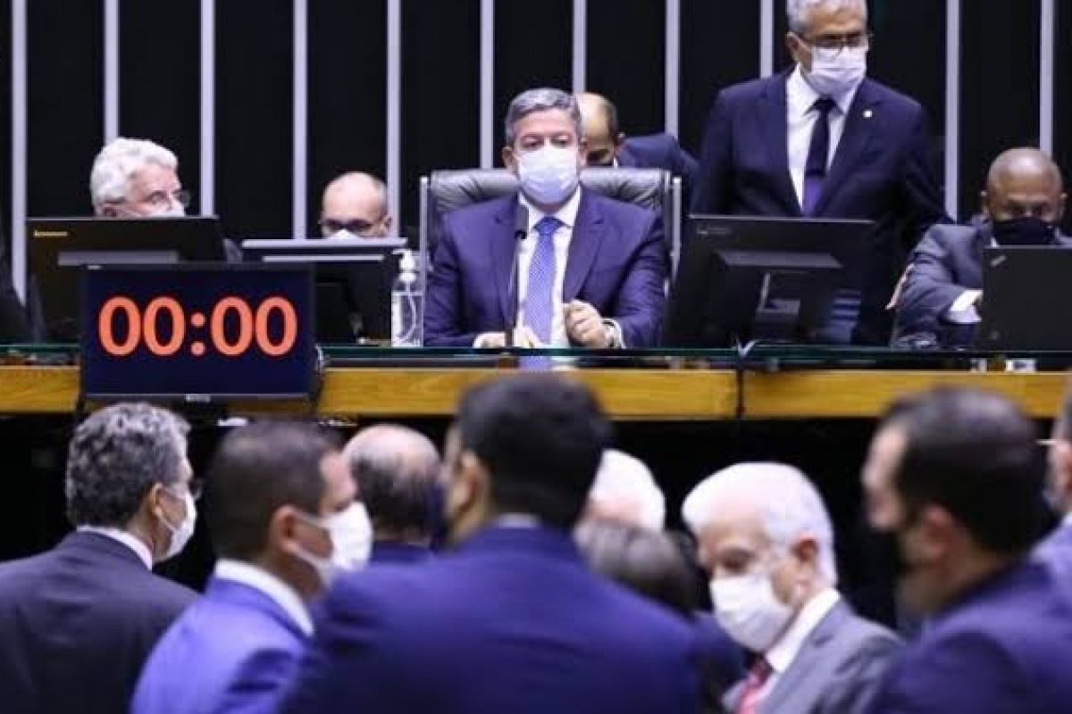 Bancada baiana na Câmara vota pela convocação de Paulo Guedes