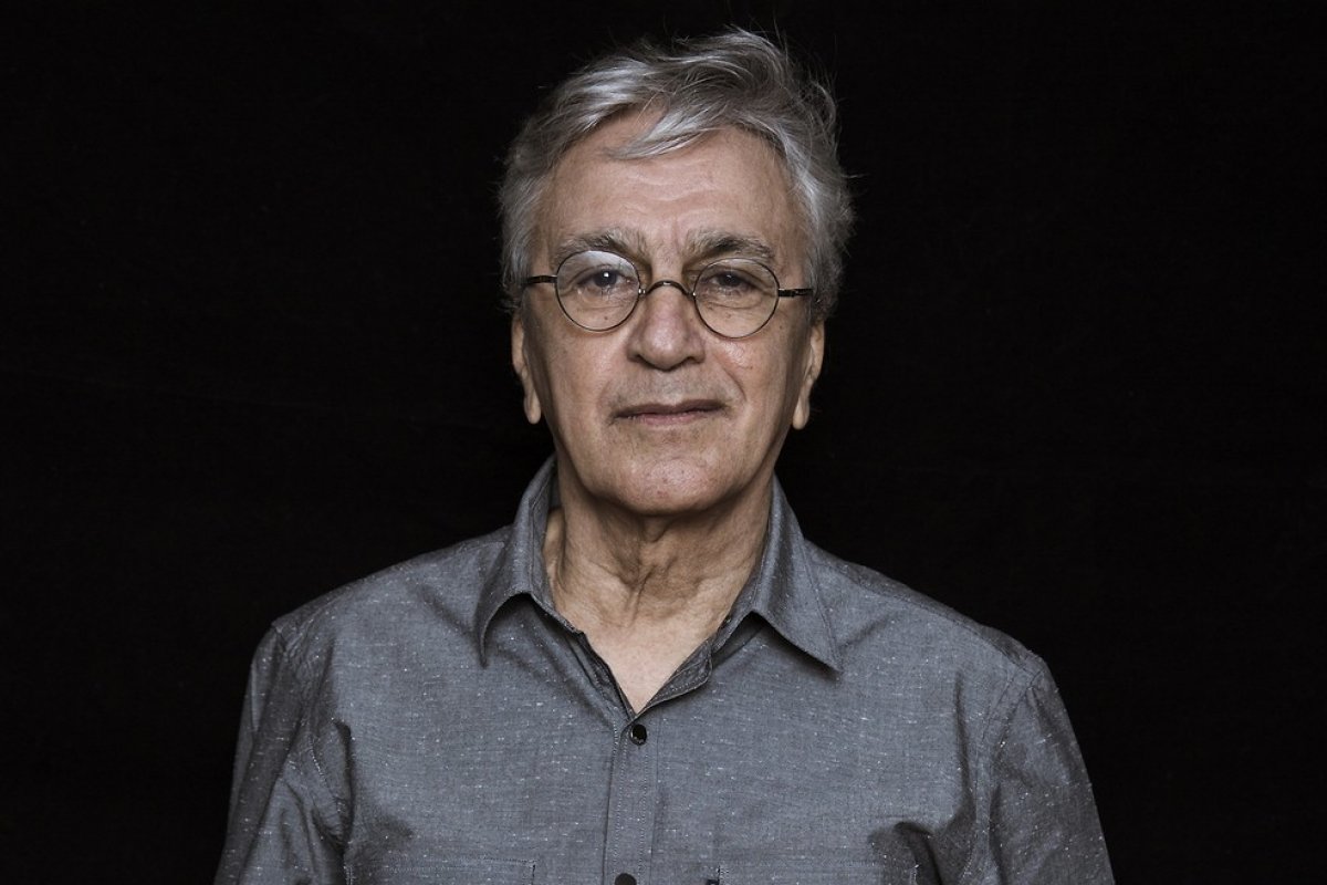 Caetano Veloso classifica polarização Lula/Bolsonaro como "empobrecedora"