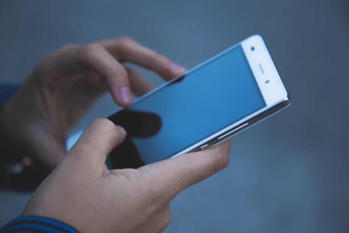 Sistema de empresa que roteia SMS para o mundo todo é invadido por hackers