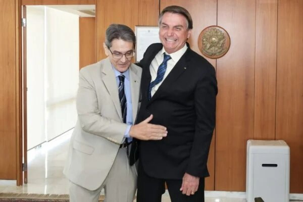 PTB formaliza convite para filiação de Bolsonaro