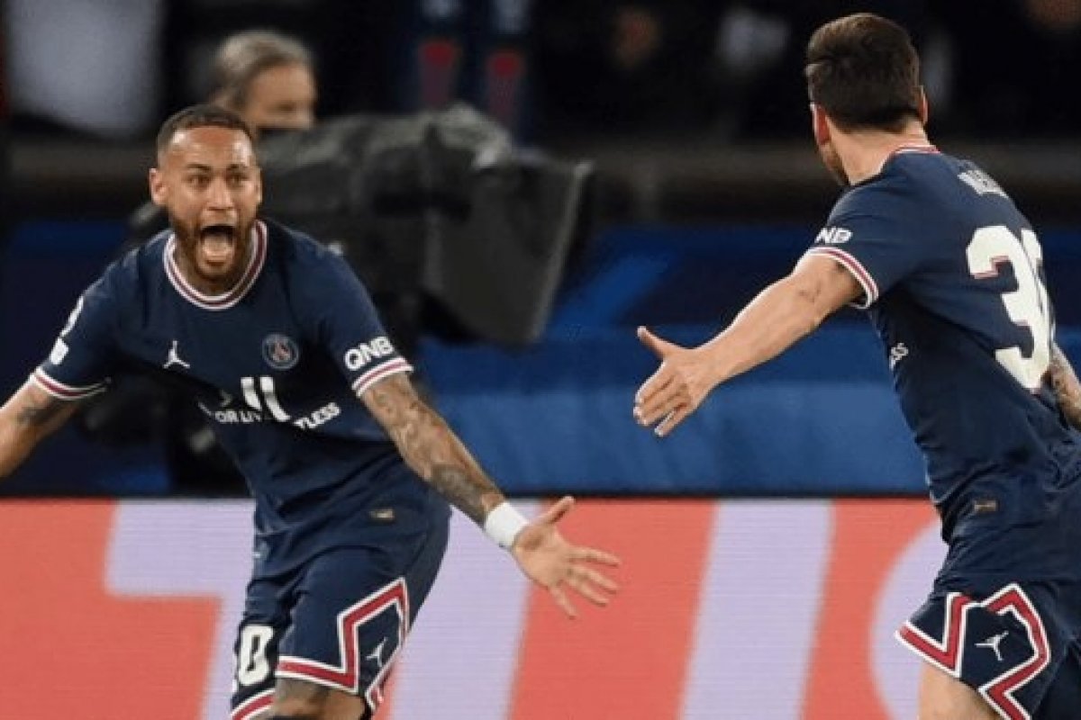 Neymar e Messi concorrem à Bola de Ouro 2021