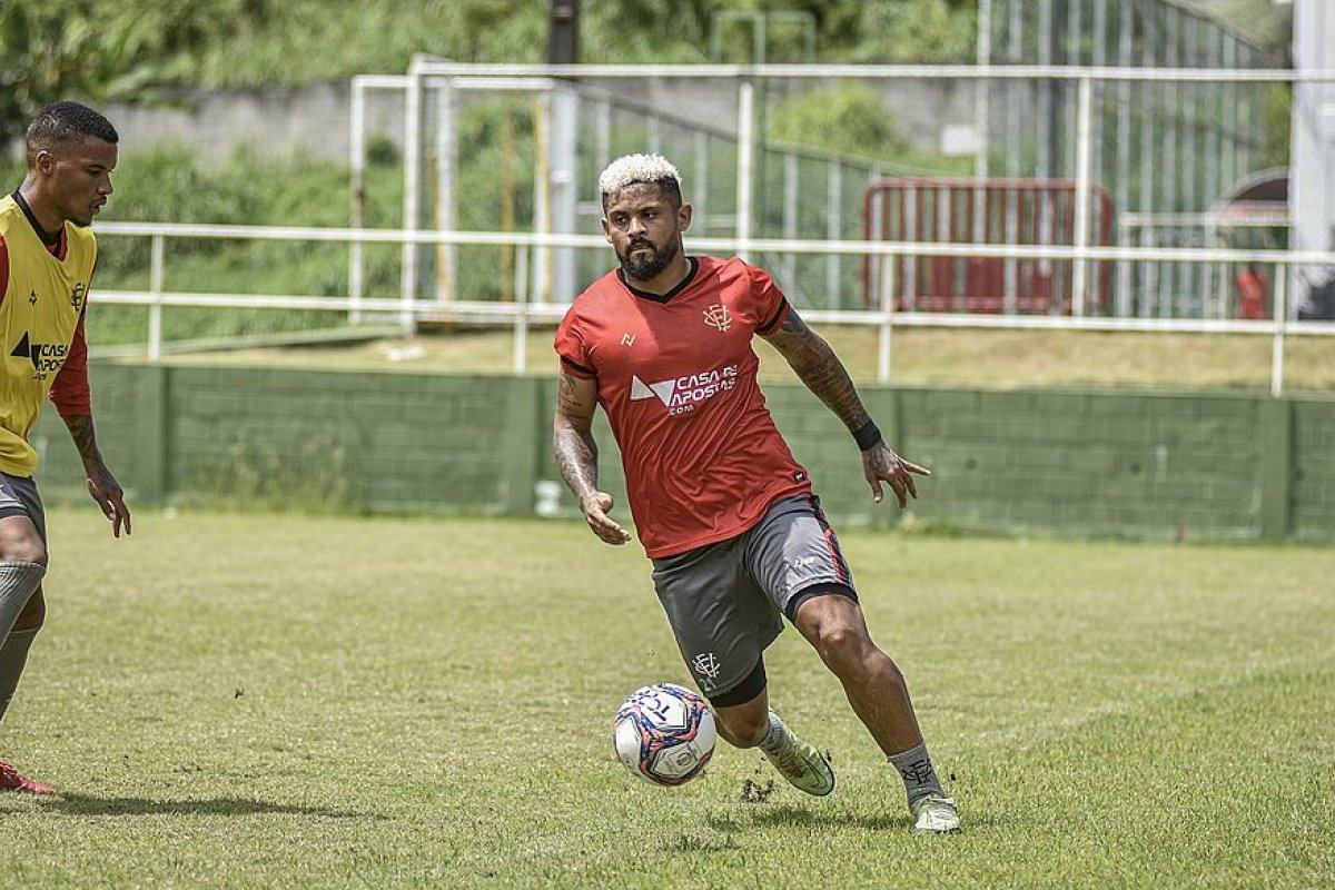 Em confronto direto para fugir do Z-4,Vitória recebe o Confiança  no Barradão