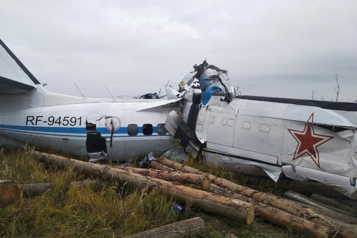 Dezesseis pessoas morrem em queda de avião na Rússia