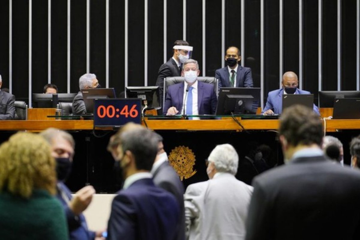 Parlamentares acionam STF para tentar impedir 'jabutis' na MP da crise energética