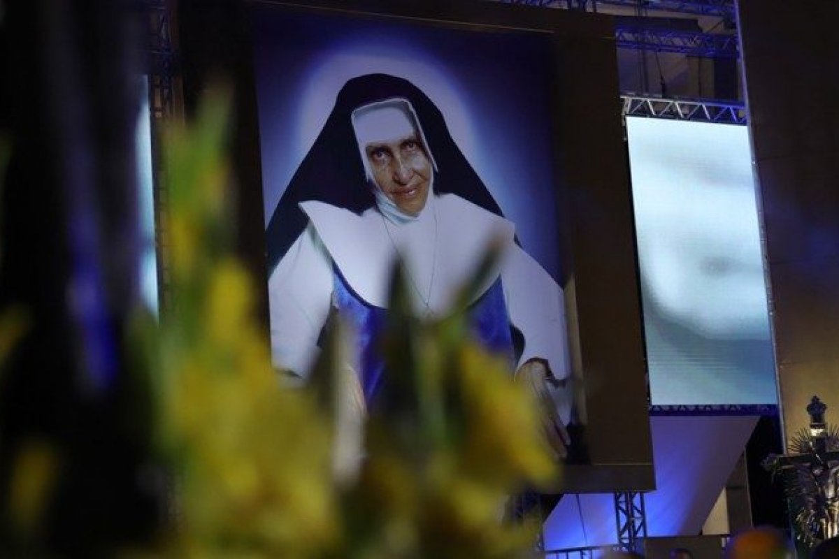 Devotos celebram 2º ano da canonização de Santa Dulce dos Pobres, em Salvador