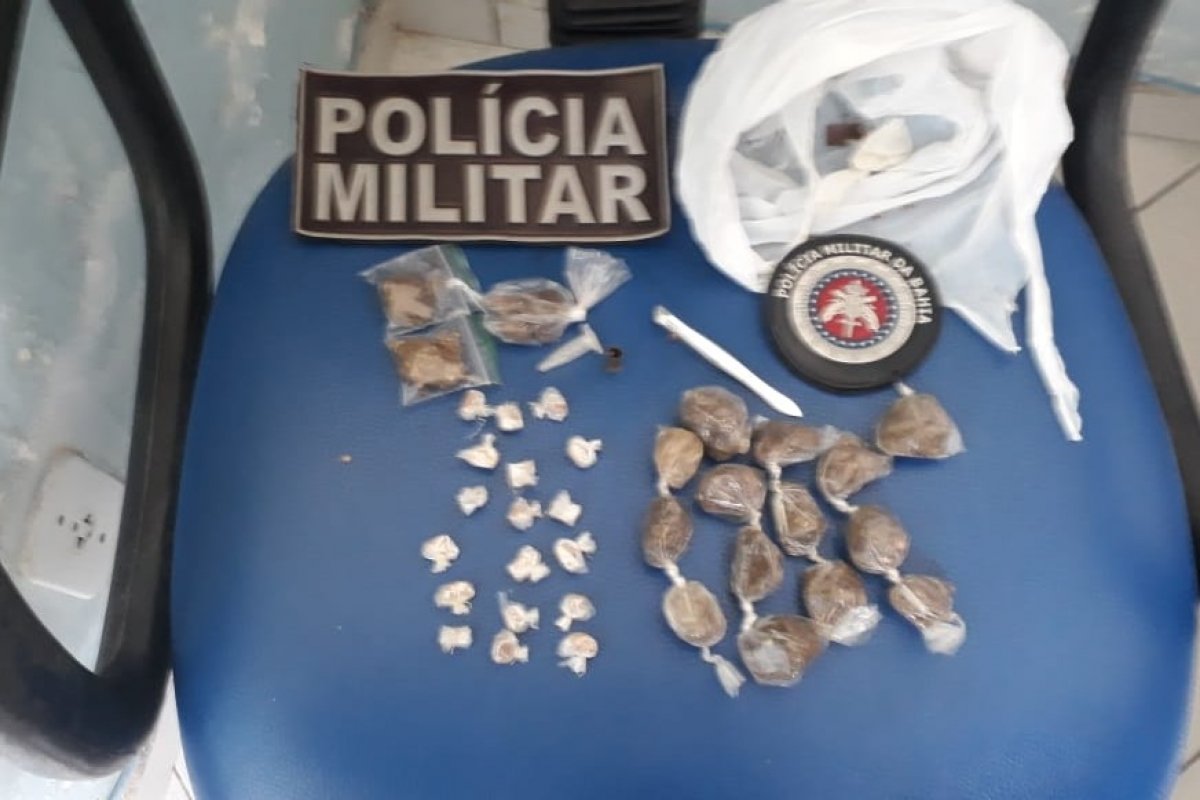 Dois suspeitos são encontrados traficando drogas no município de Muritiba