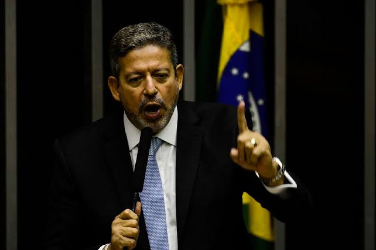 Arthur Lira diz que mudança na cobrança de ICMS fará preço da gasolina cair