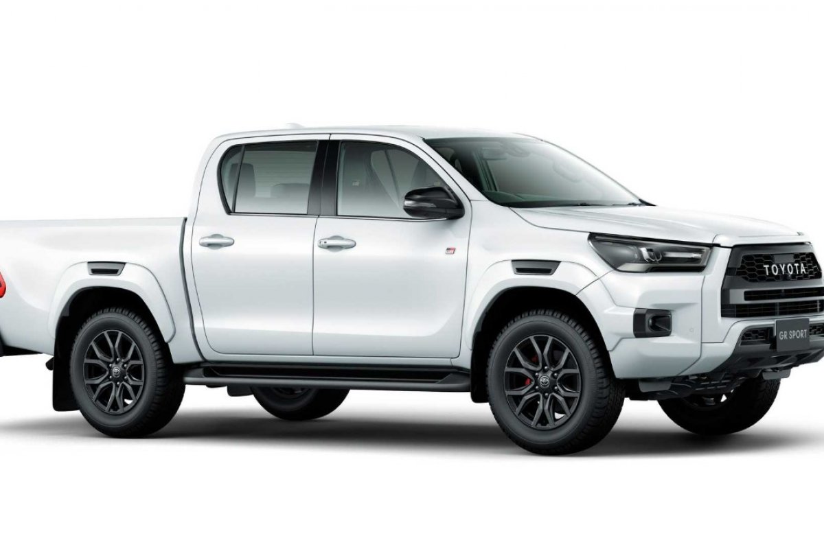 Toyota Hilux GR Sport chega ao Japão com promessa de lançamento no Brasil 