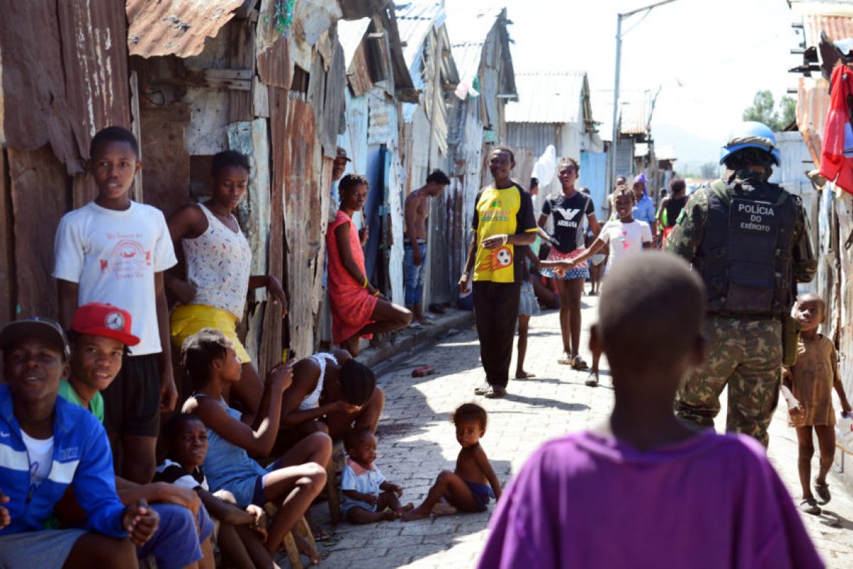 Gangue sequestra missionários americanos à caminho do aeroporto, no Haiti 