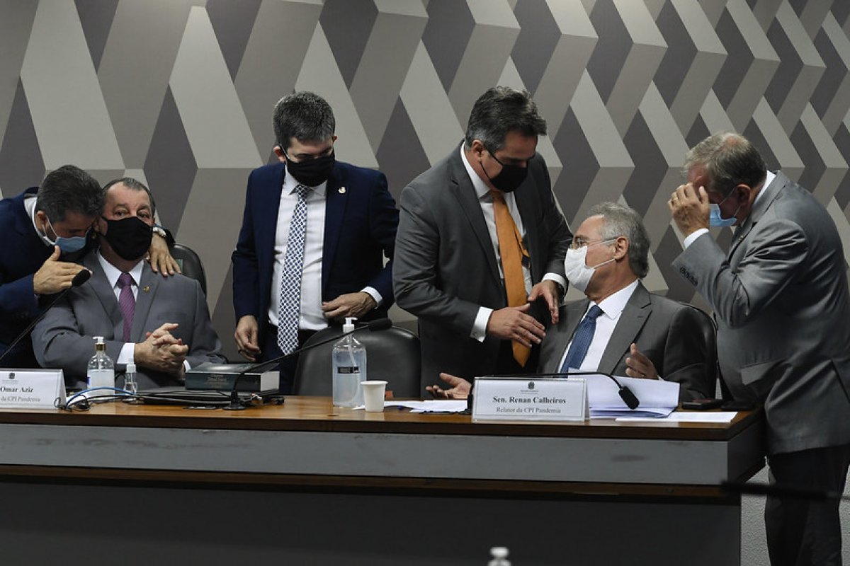 Em decorrência de divergências, leitura do relatório da CPI da Covid é adiada