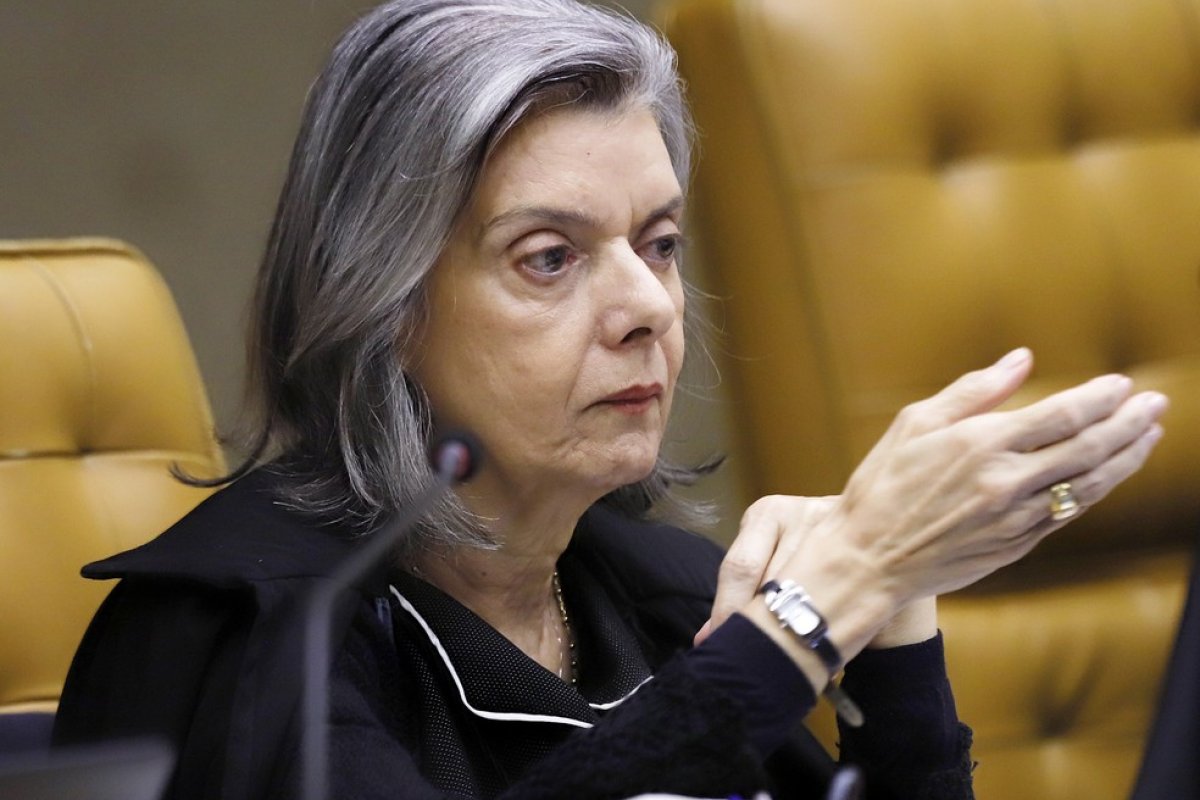 Cármen Lúcia defende que as mulheres não são são invisíveis, mas, sim, ‘invisibilizadas’