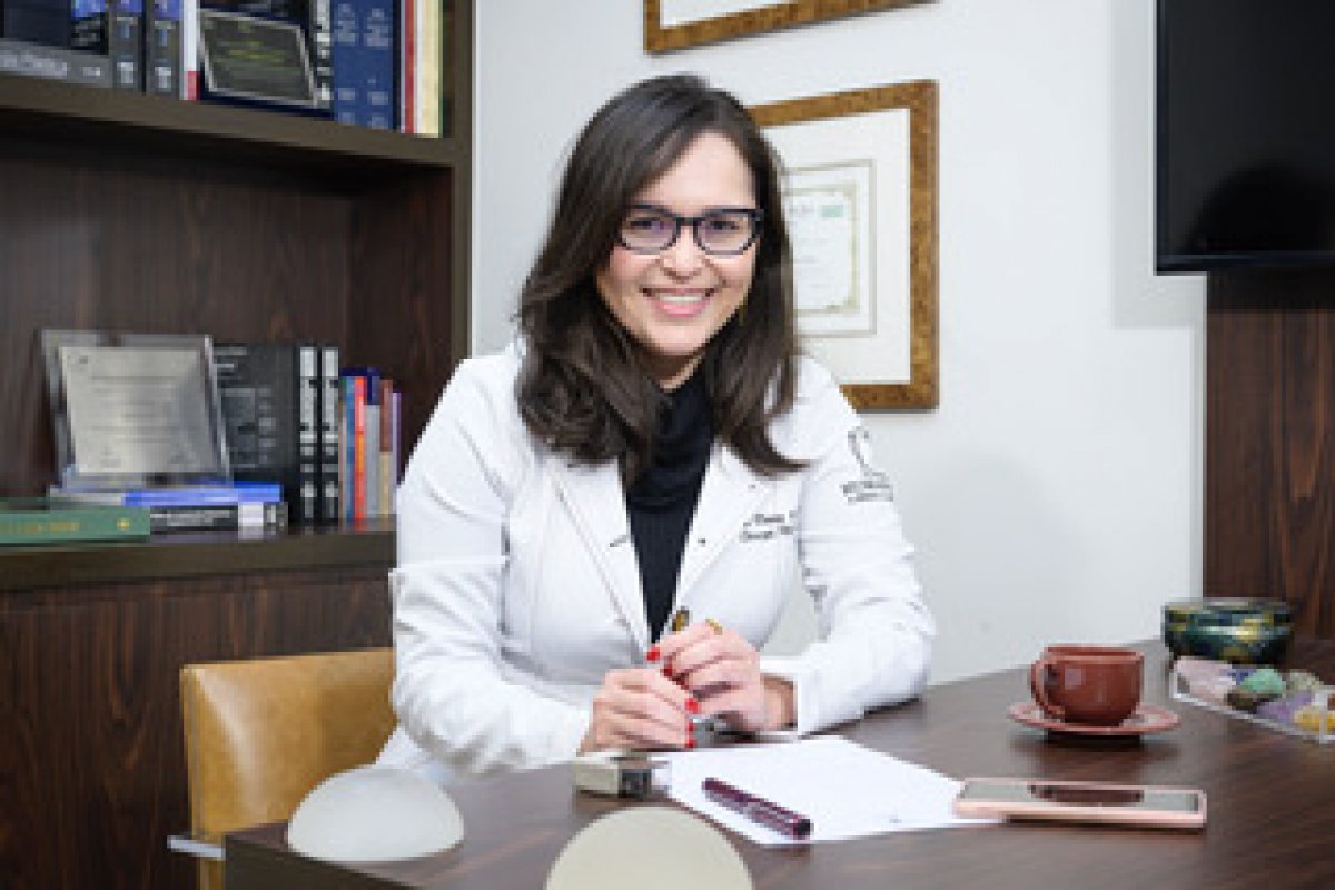 No mês dedicado ao Outubro Rosa, conheça a técnica de reconstrução mamária