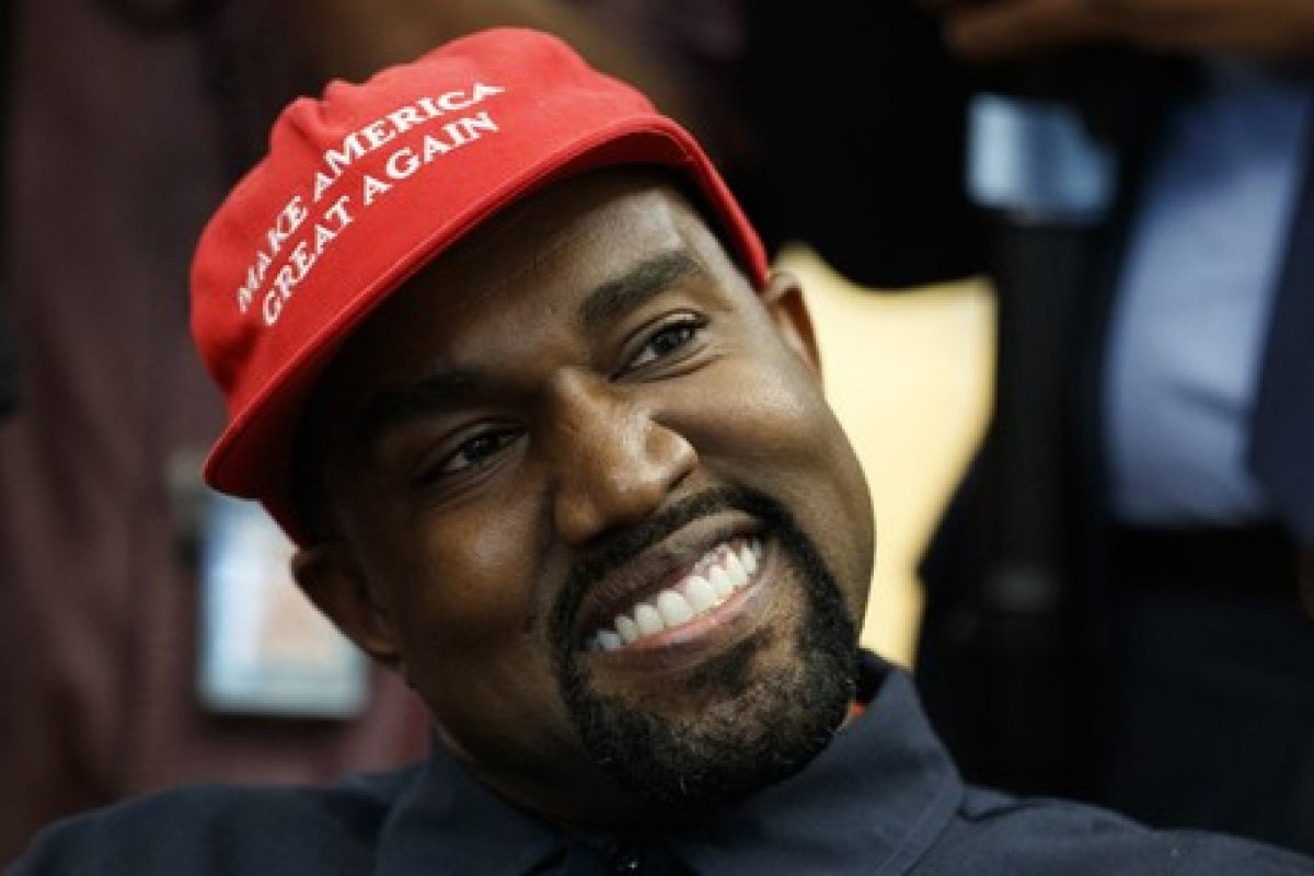 Kanye West muda nome oficialmente para Ye após autorização de juiz 