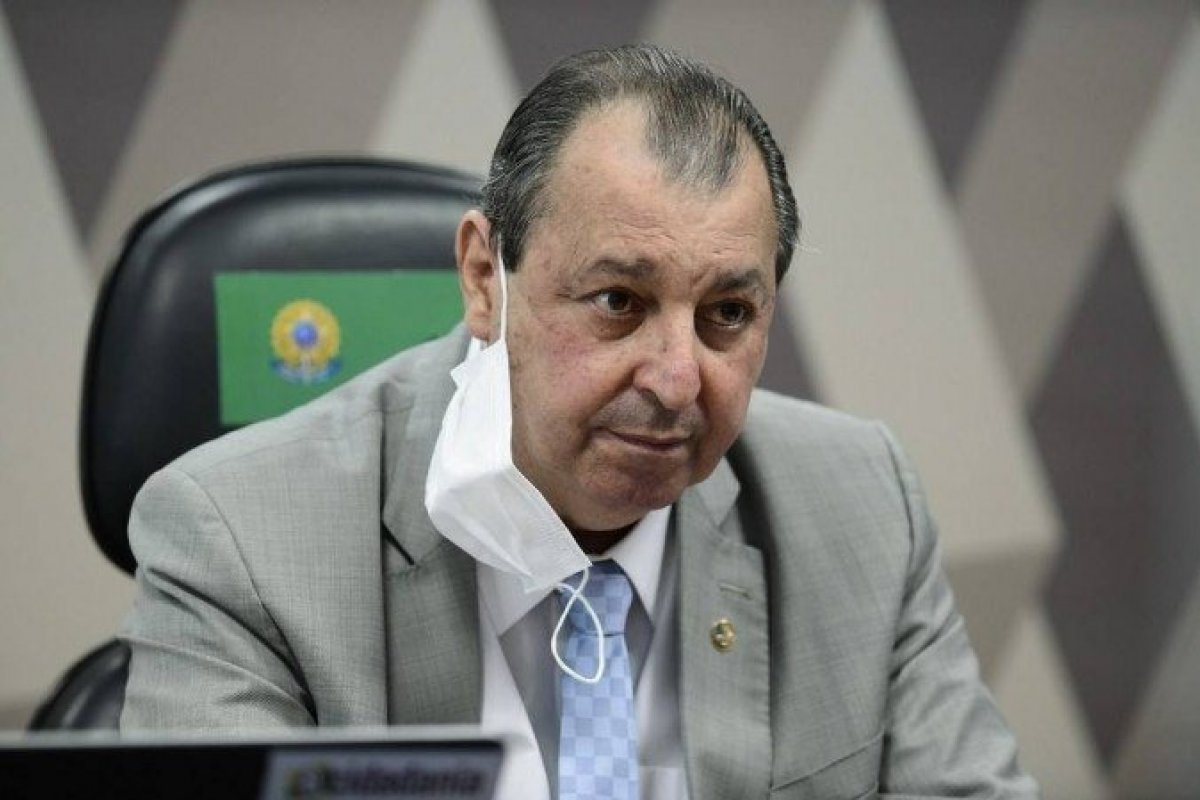 Omar Aziz diz que integrantes da CPI não permitirão que relatório final seja engavetado