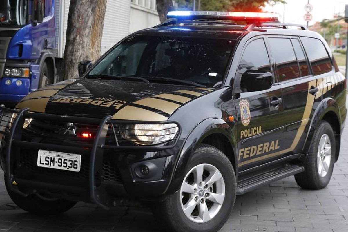 PF deflagra operação que investiga crimes contra a Petrobras