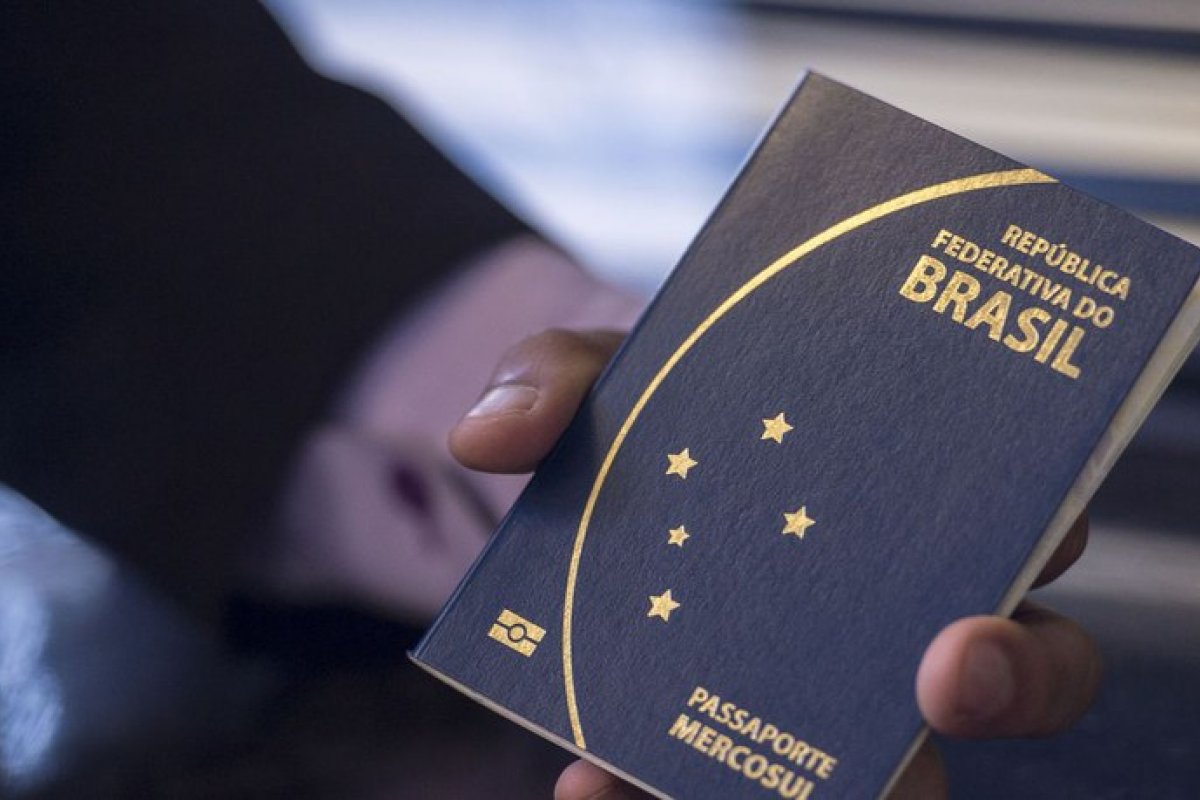 Emissão de passaportes dobra com reabertura das fronteiras, diz PF
