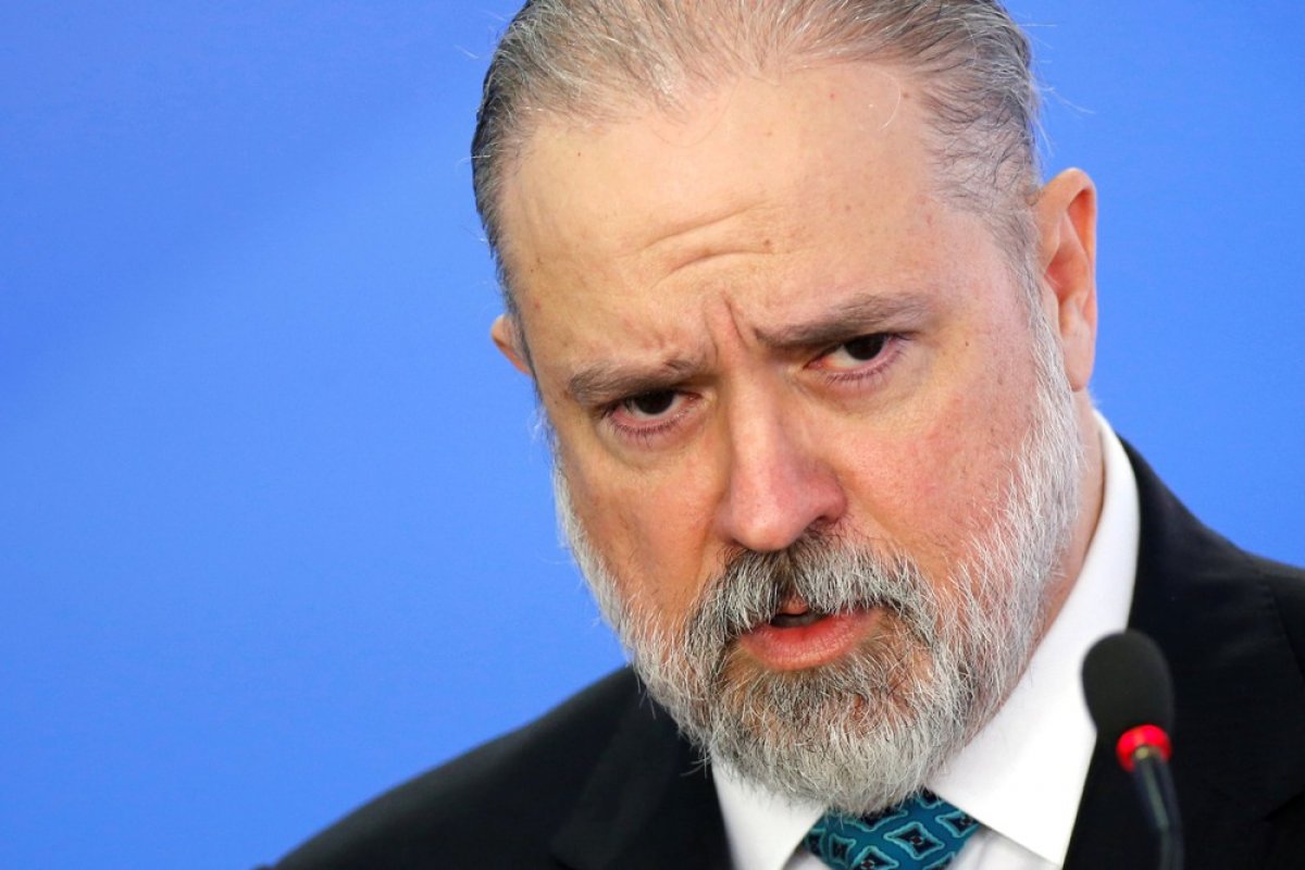 Primeira sessão de Aras no STF vai decidir se réus delatados devem falar por último