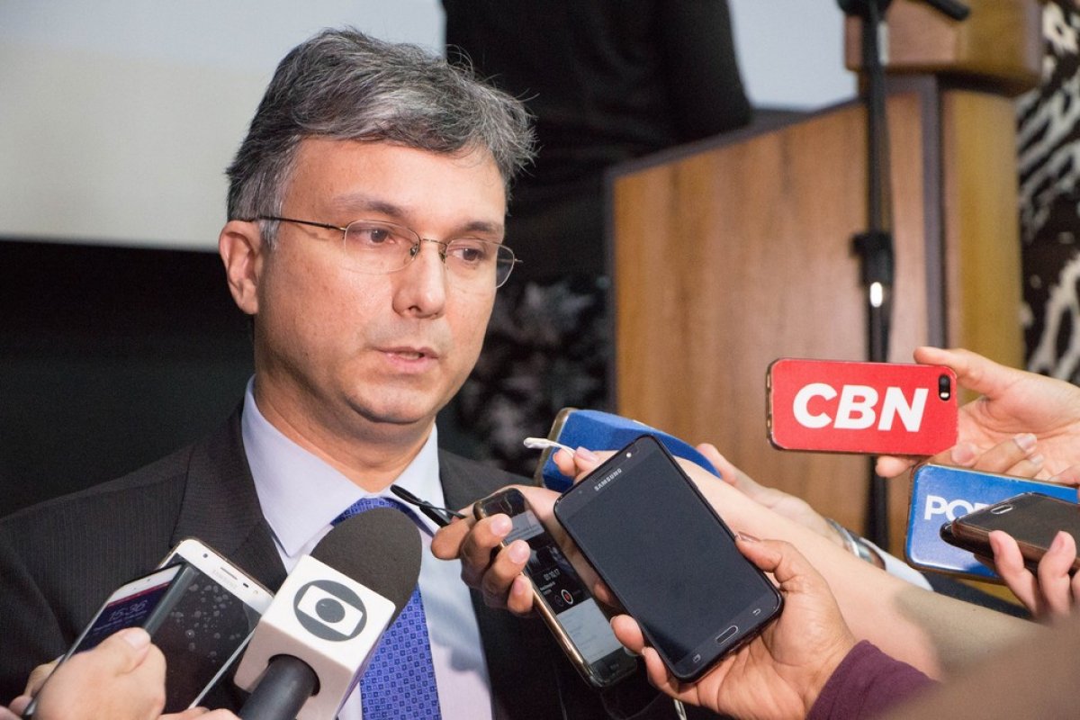 Esteves Colnago assumirá Secretaria do Orçamento