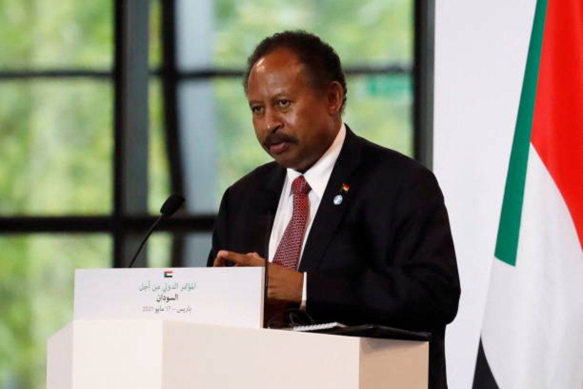 Militares dão golpe de Estado no Sudão e prendem premiê interino do país