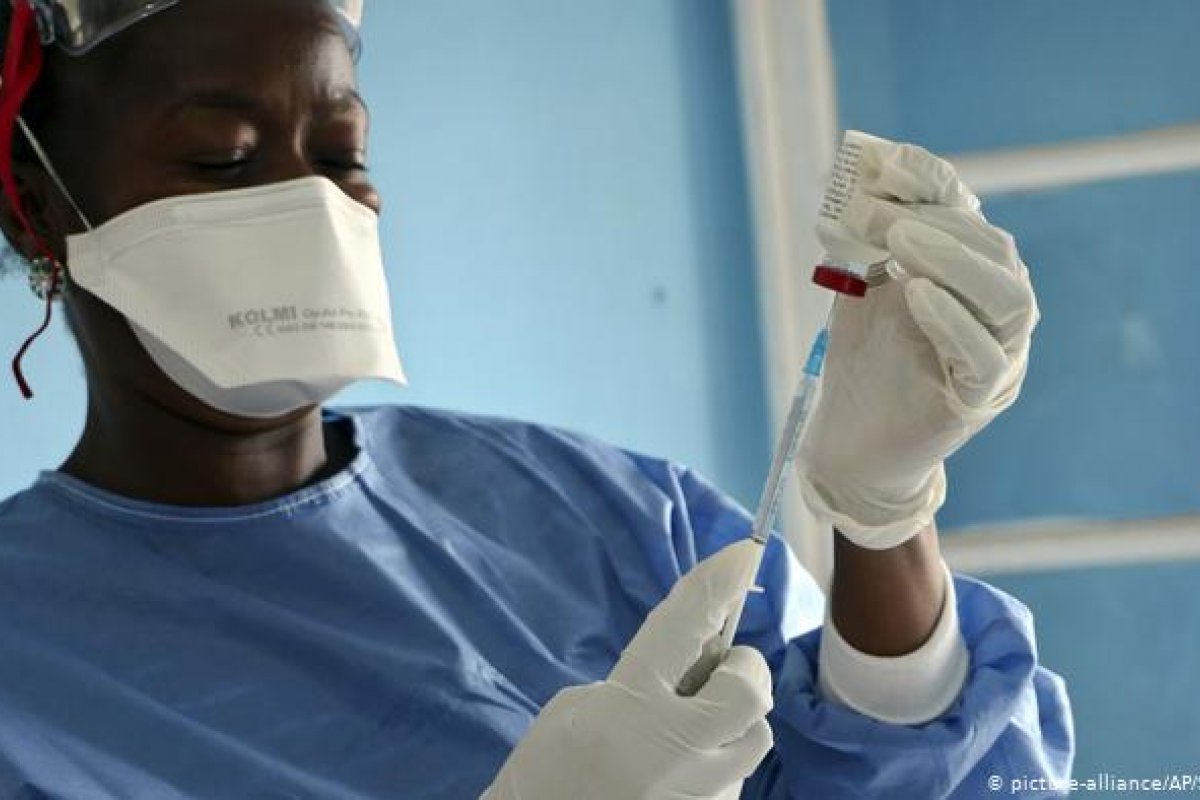 Apenas cinco países da África  terão vacinado 40% da população até fim do ano, diz OMS