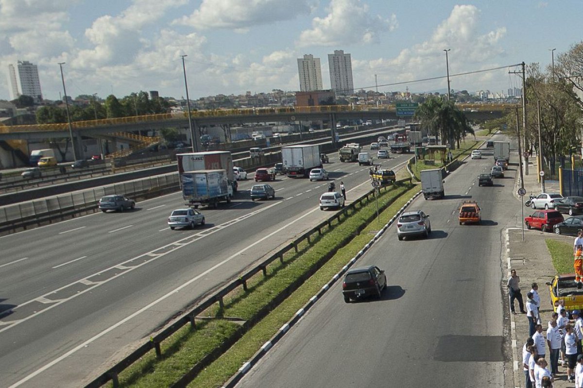 Dutra: vai a leilão nesta sexta (29) rodovia que transporta metade do PIB do país
