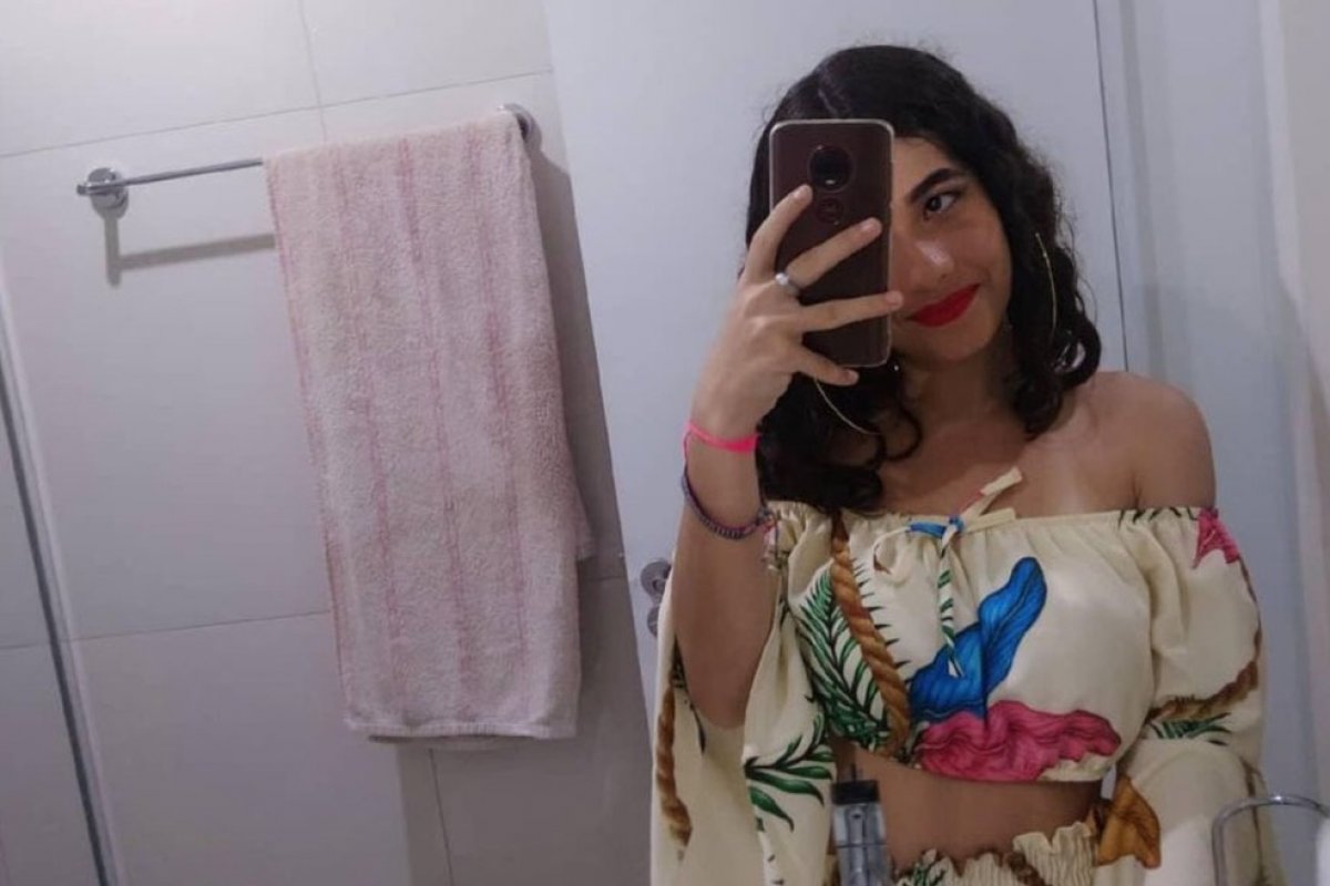 Polícia ouve testemunhas e diz ter indicativo de autoria da morte de jovem baleada no carro com a família em Salvador