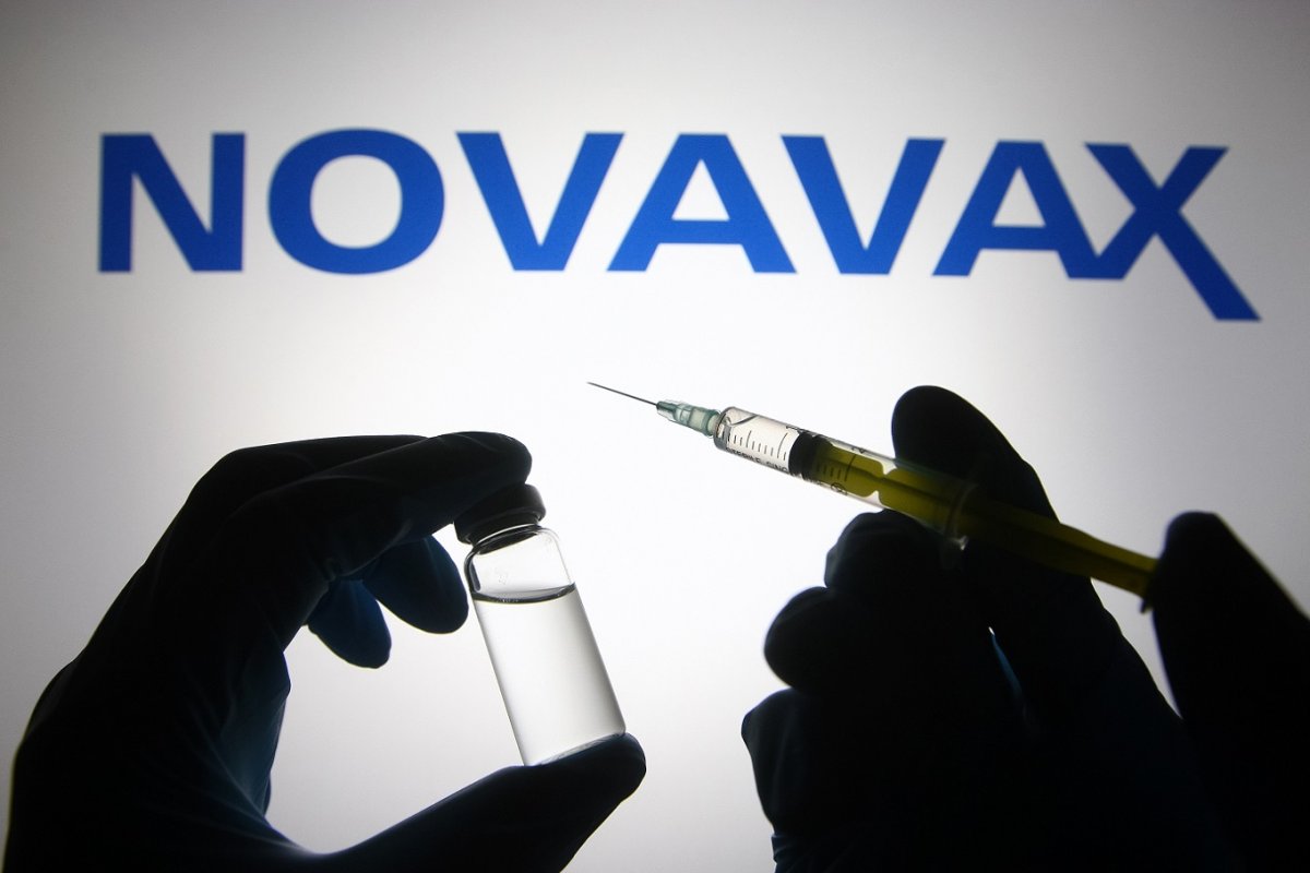 Covid-19: vacina Novavax  recebe primeira autorização para uso emergencial