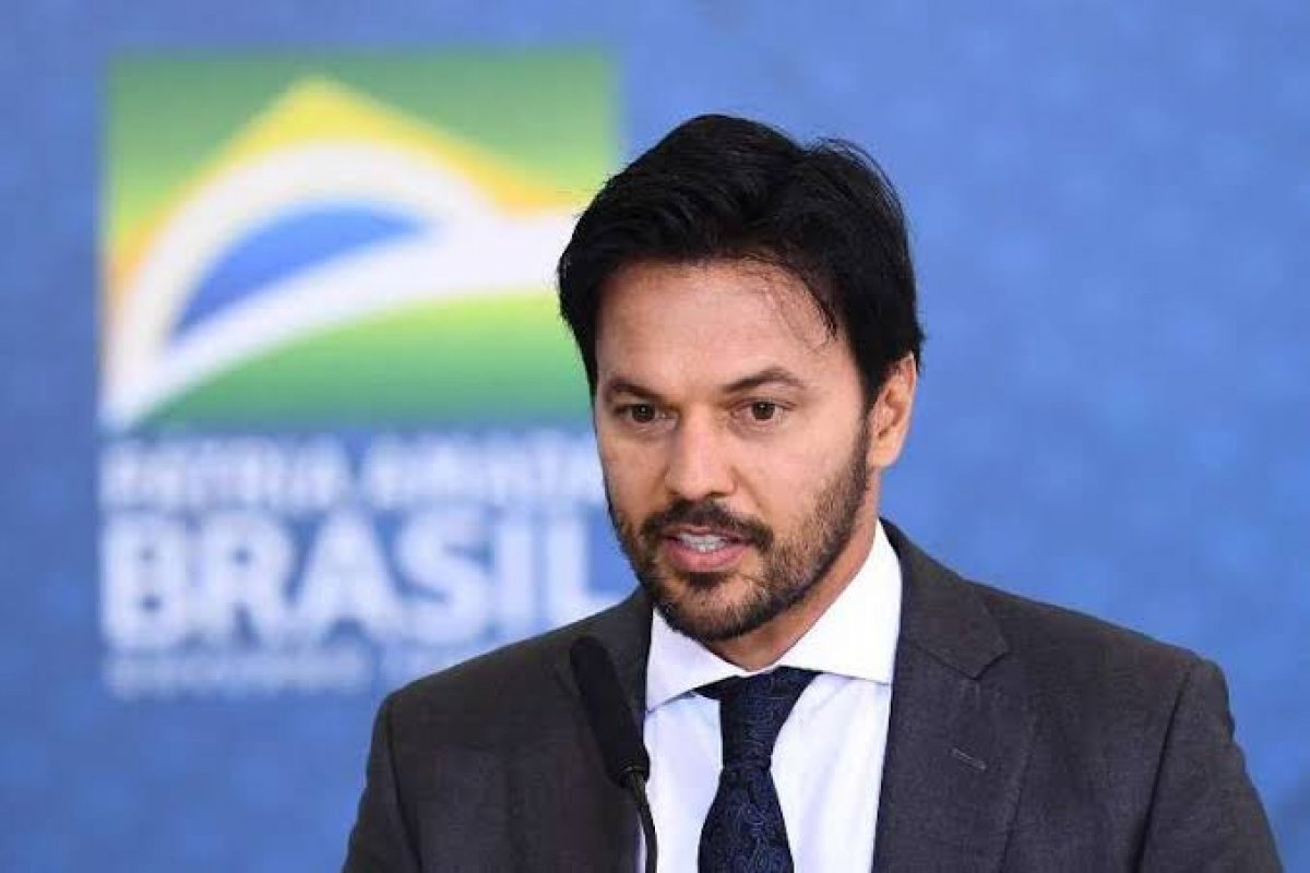 ‘Não dá mais para uma estatal inchada, que todo ano tem greve’, diz Fabio Faria sobre Correios