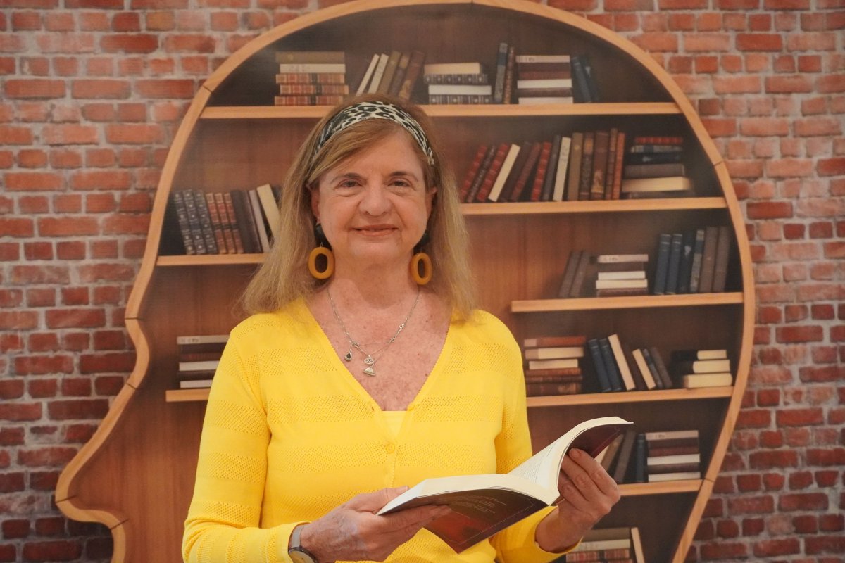 Marcia Mattos lança previsões para 2022 em nova edição do Livro da Lua