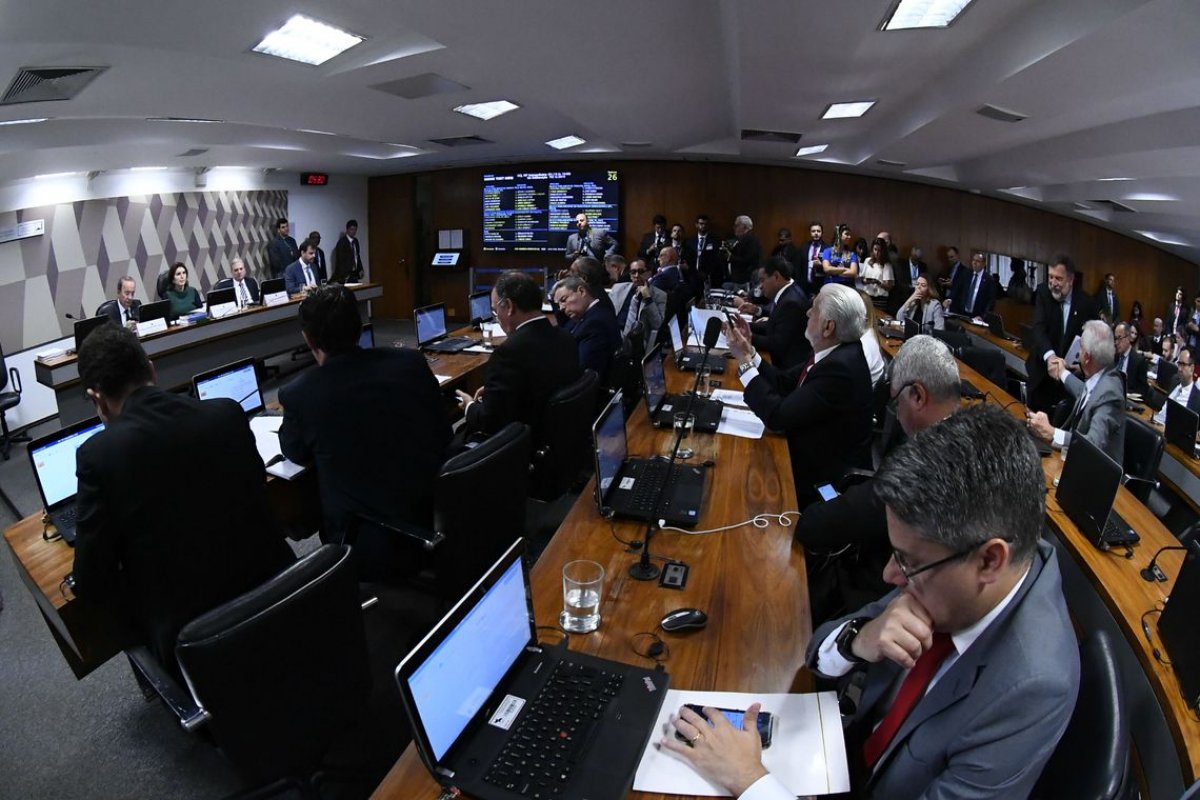 CCJ do Senado rejeita destaques ao texto da Reforma da Previdência 