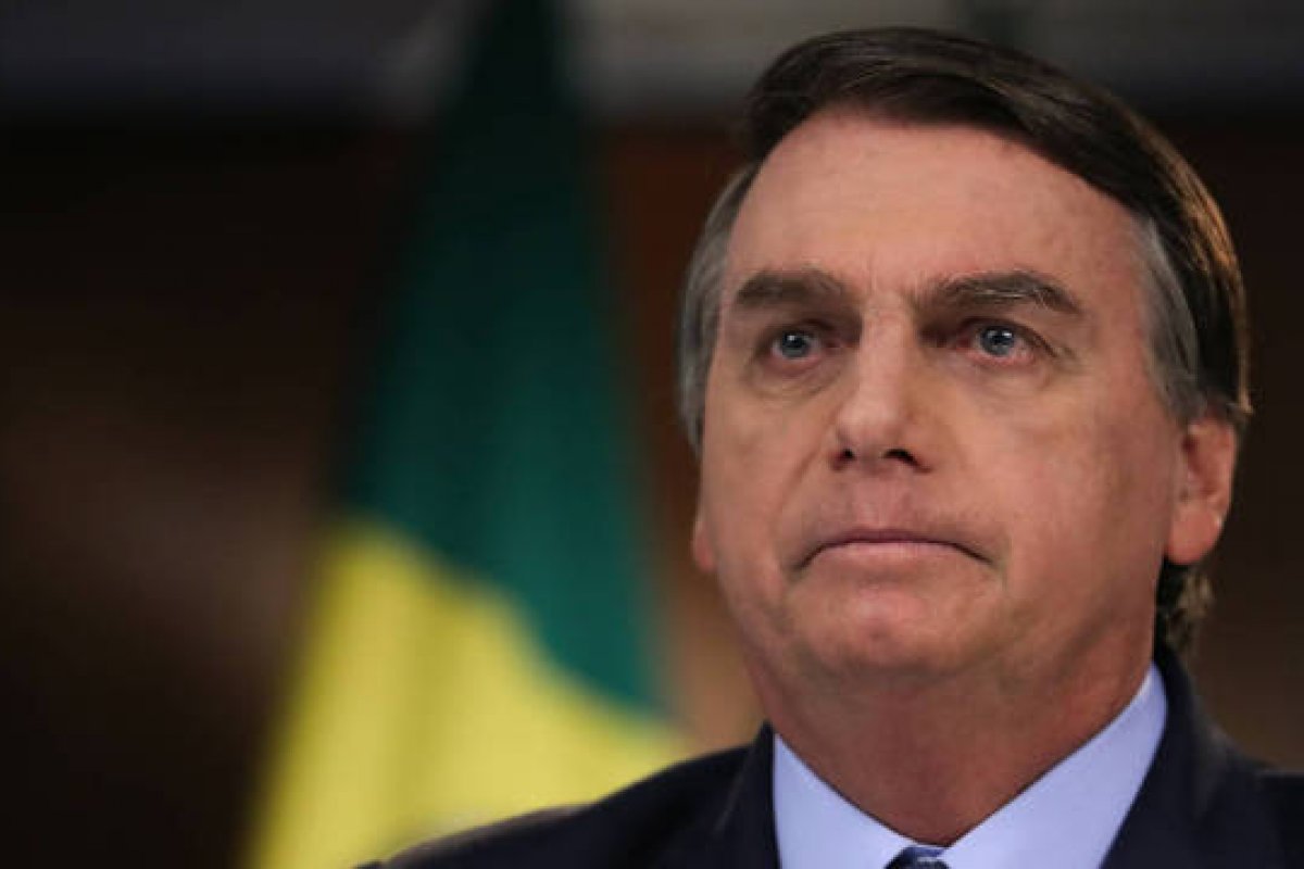 Bolsonaro lamenta por filho de Marília perder mãe e relembra facada que levou
