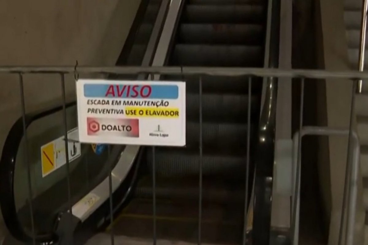 Escadas rolantes da Estação da Lapa, em Salvador, completam um mês sem funcionar 