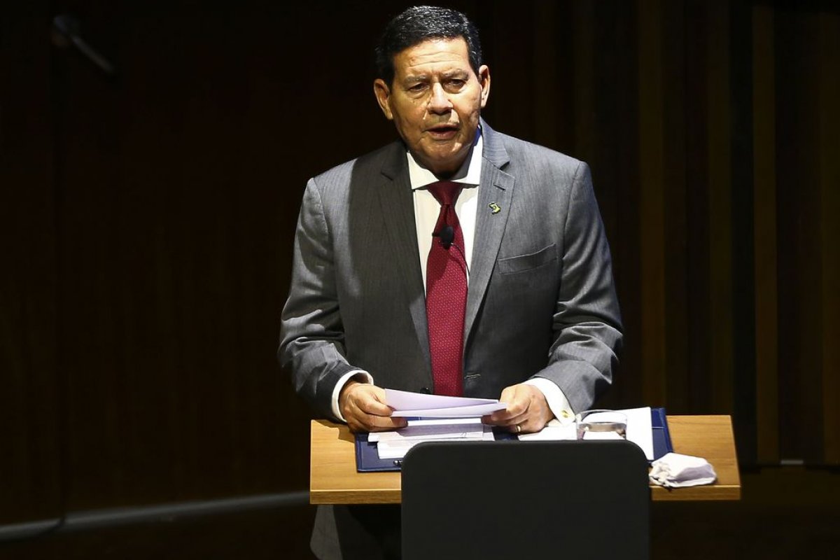 Governo Federal gasta R$ 1,15 milhão em viagem de Mourão a Atenas, Cairo e Dubai 