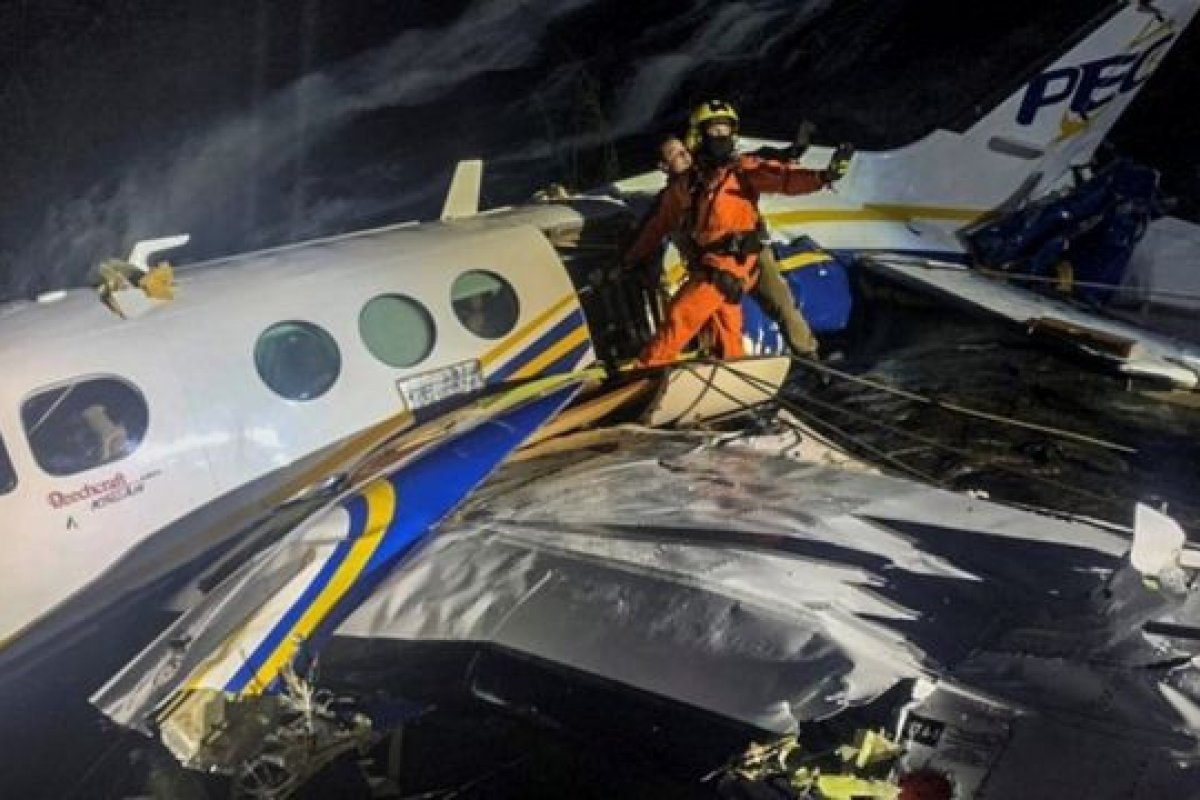 Vítimas da queda do avião de Marília Mendonça morreram de politraumatismo, aponta legista