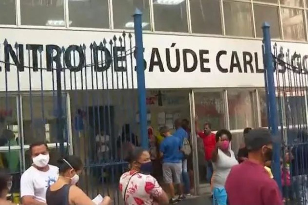 Multicentro de Saúde de Salvador amanhece com filas em primeiro dia de agendamento 