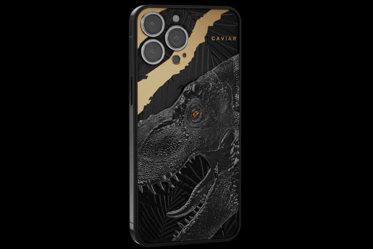 Caviar vende iPhone 13 com dente de dinossauro e diamantes por até R$ 49,7 mil